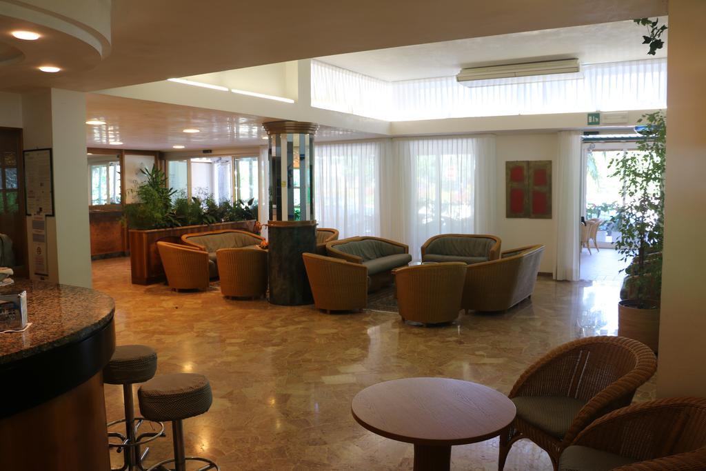 Hotel Smeraldo Lignano Sabbiadoro Exterior photo