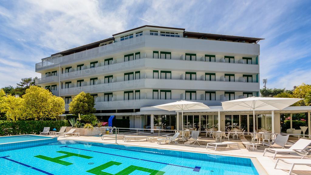 Hotel Smeraldo Lignano Sabbiadoro Exterior photo